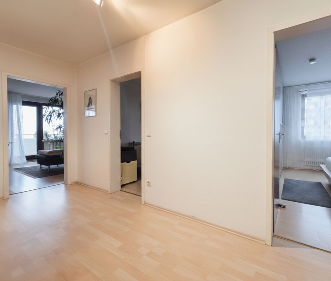 3-Zimmer-Wohnung Niederrad – Flur